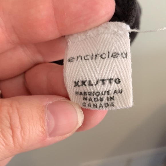 Encircled Fancy Tank - Picture 3 of 5